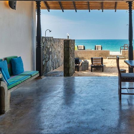 Blue Parrot Beach Villa Ambalangoda  Buitenkant foto