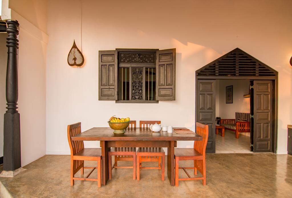 Blue Parrot Beach Villa Ambalangoda  Buitenkant foto