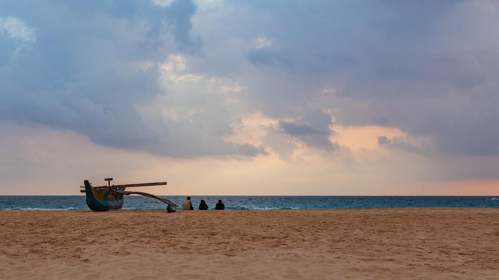 Blue Parrot Beach Villa Ambalangoda  Buitenkant foto