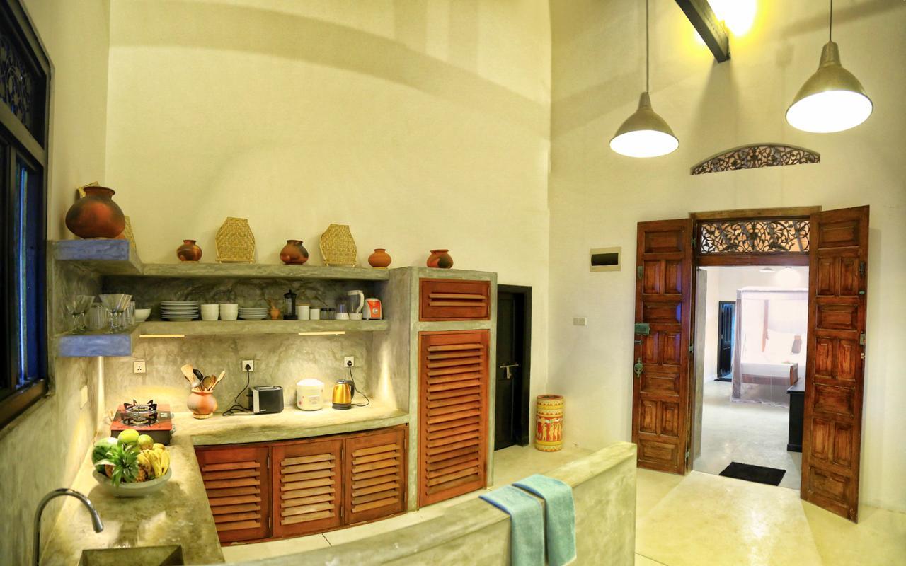 Blue Parrot Beach Villa Ambalangoda  Buitenkant foto