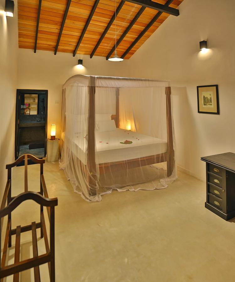 Blue Parrot Beach Villa Ambalangoda  Buitenkant foto