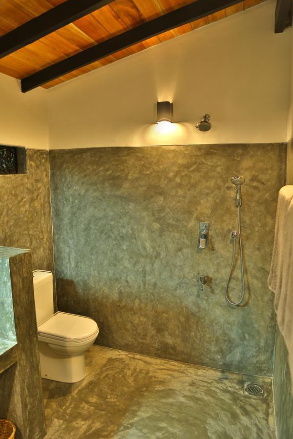 Blue Parrot Beach Villa Ambalangoda  Buitenkant foto