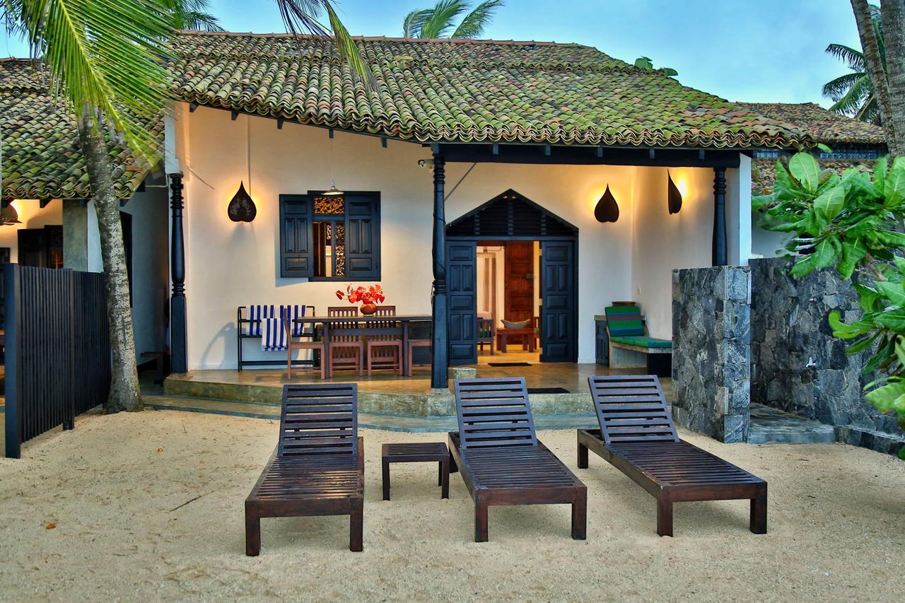 Blue Parrot Beach Villa Ambalangoda  Buitenkant foto