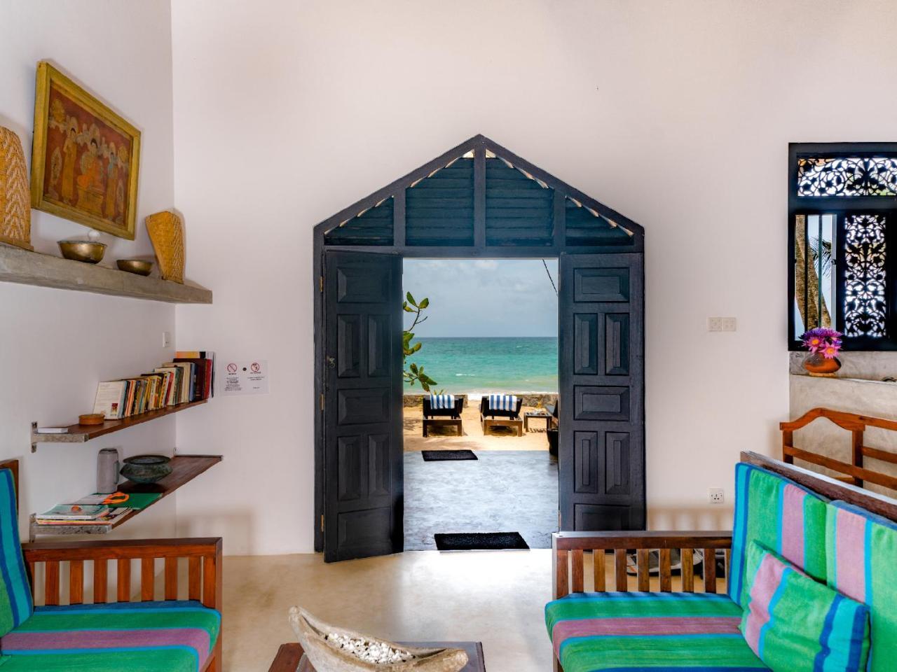 Blue Parrot Beach Villa Ambalangoda  Buitenkant foto